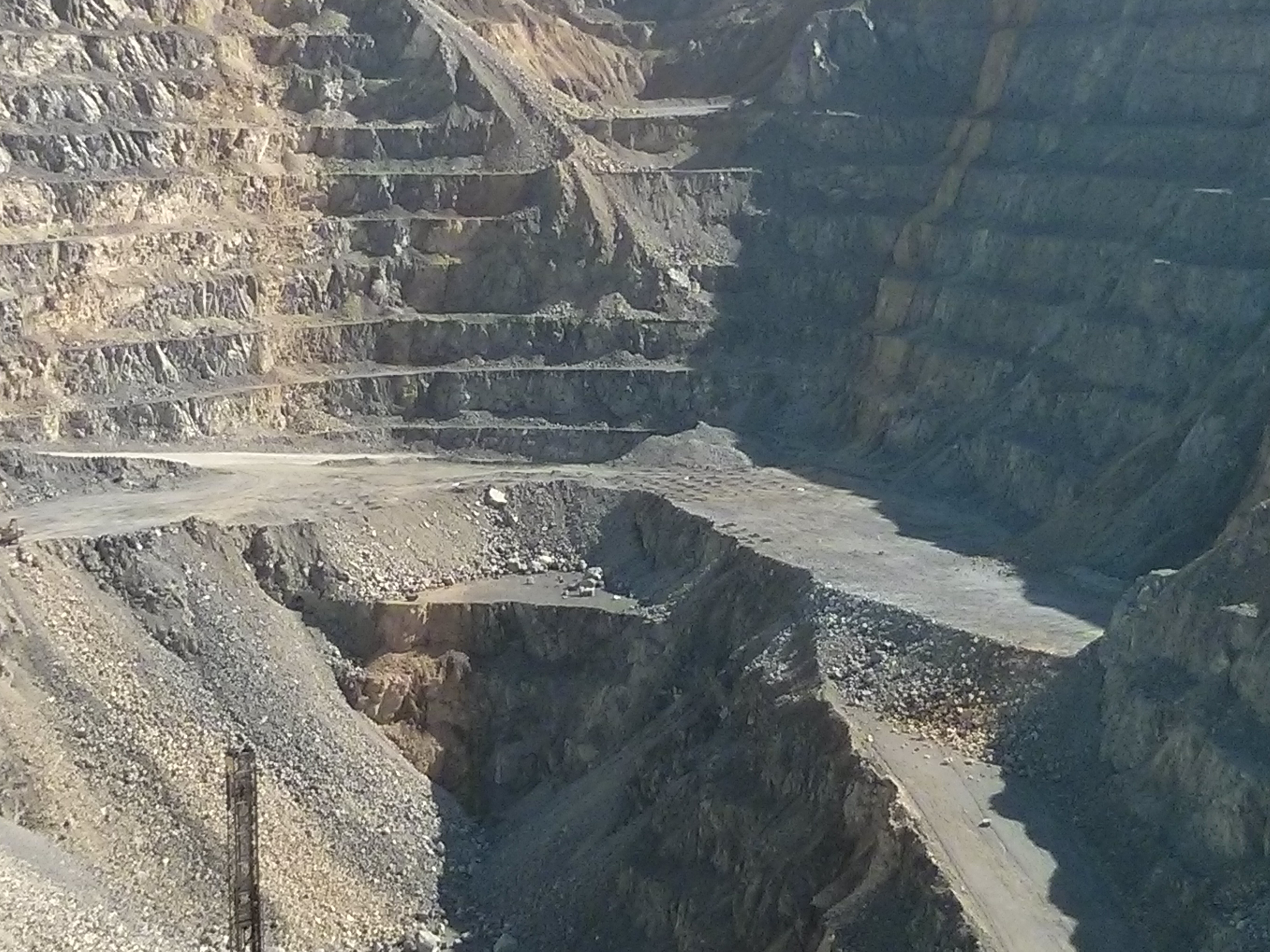 The blasting pattern in Pit #3 prior to detonation.